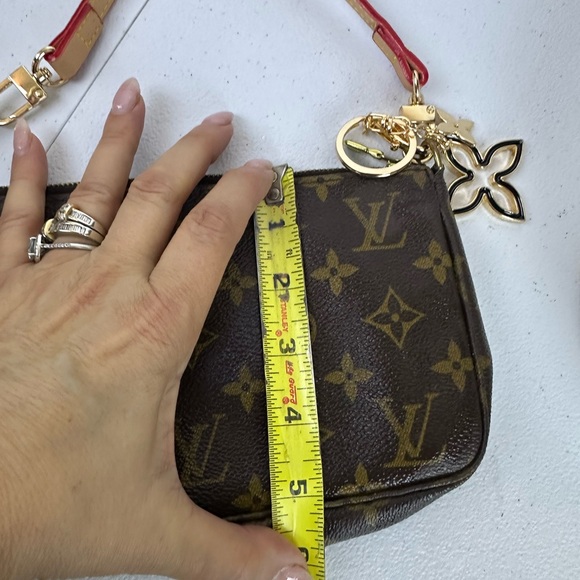 LOUIS VUITTON MONOGRAM POCHETTE BAG - Picture 14 of 14